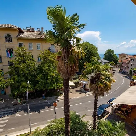 Deluxe Kvarner 1 Апартаменты *