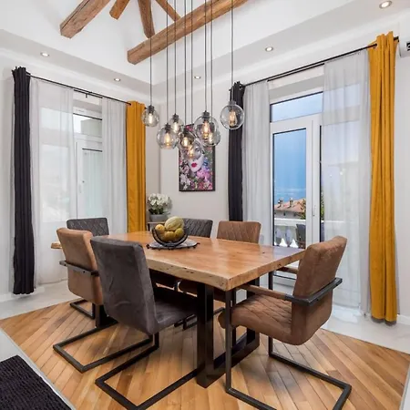 Apartman Deluxe Kvarner 1 *